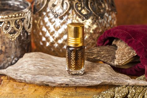 what is oud in fragrances